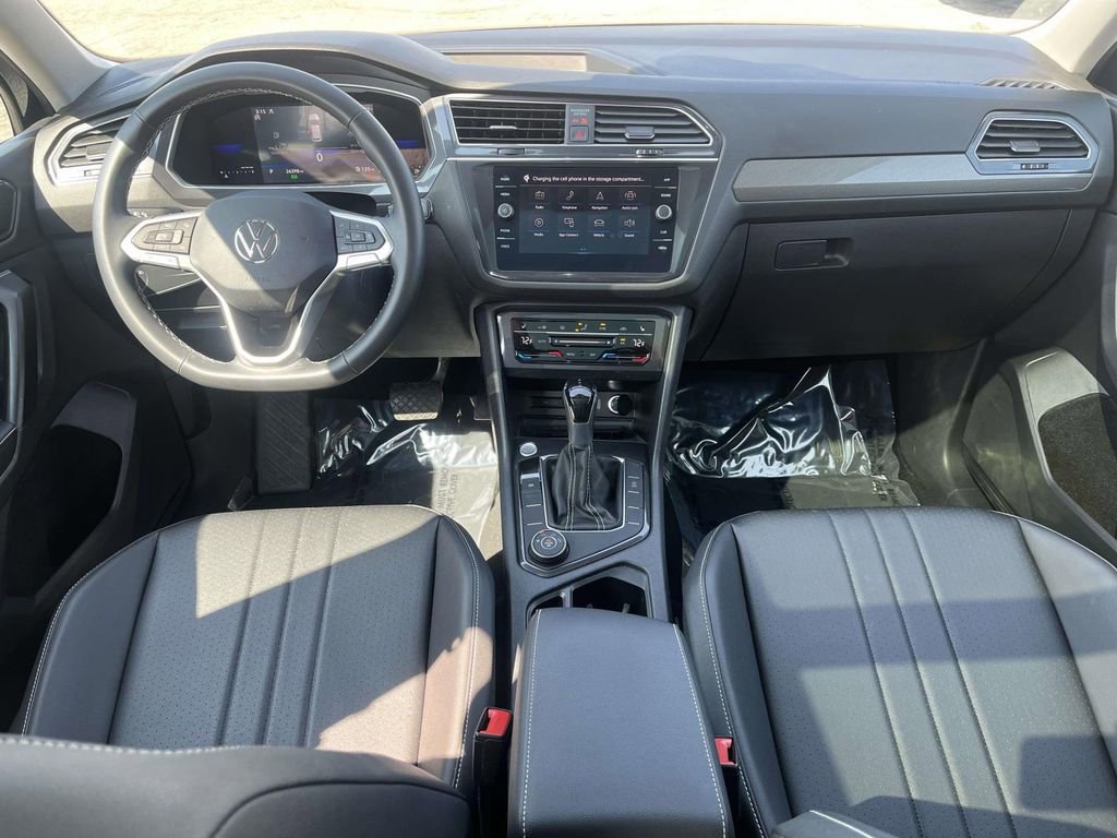 Certified 2023 Volkswagen Tiguan SE w/ Panoramic Sunroof Package image 16