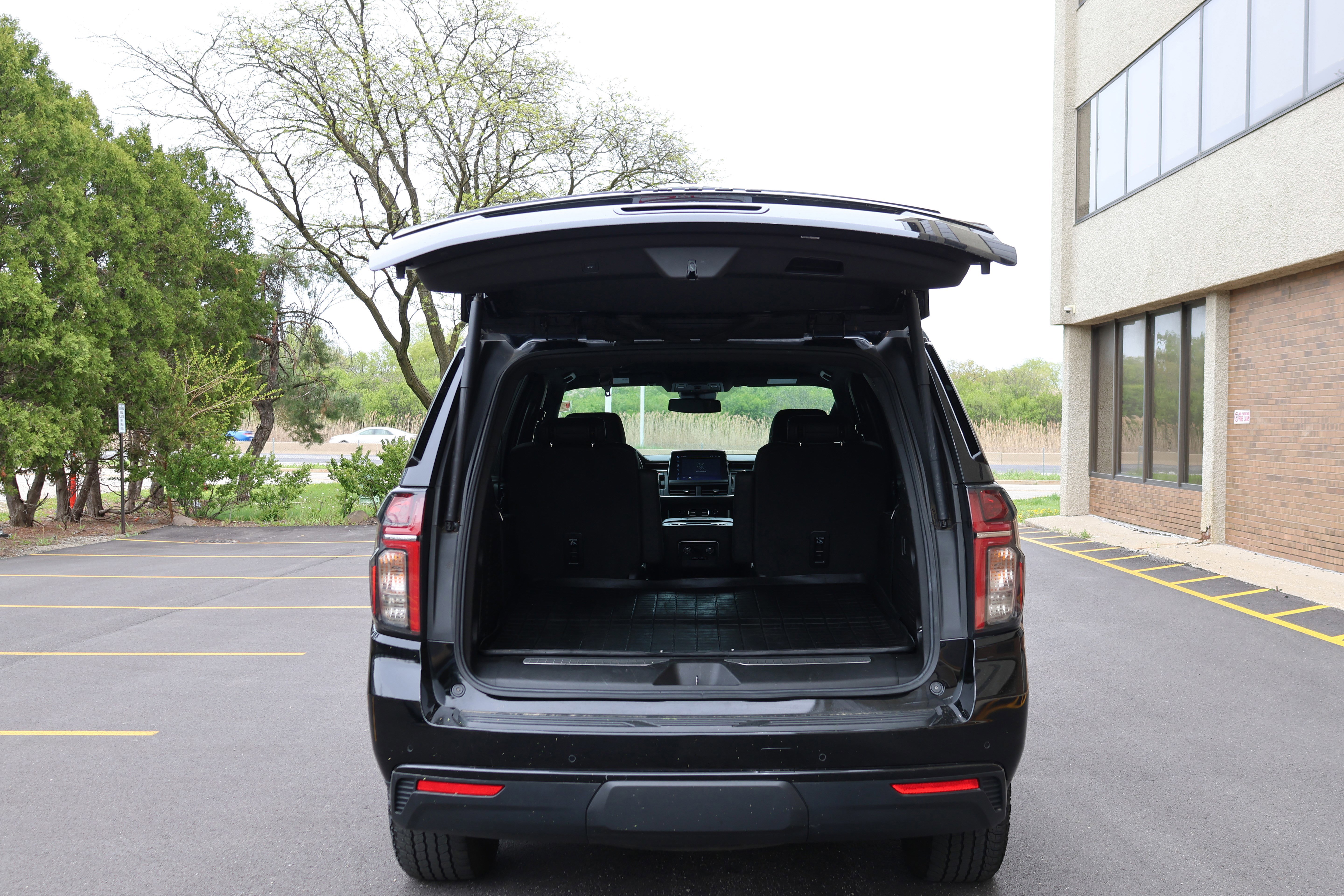 Used 2023 Chevrolet Tahoe Z71 AWD/4WD image 6