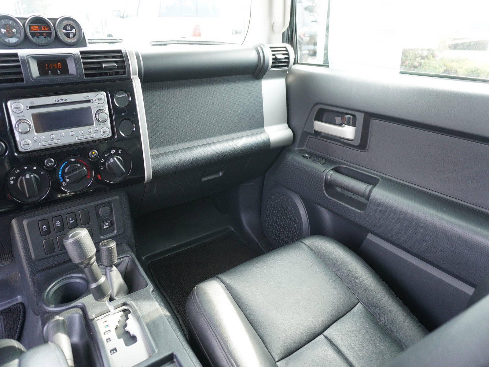 Used 2011 Toyota FJ Cruiser 4WD image 19