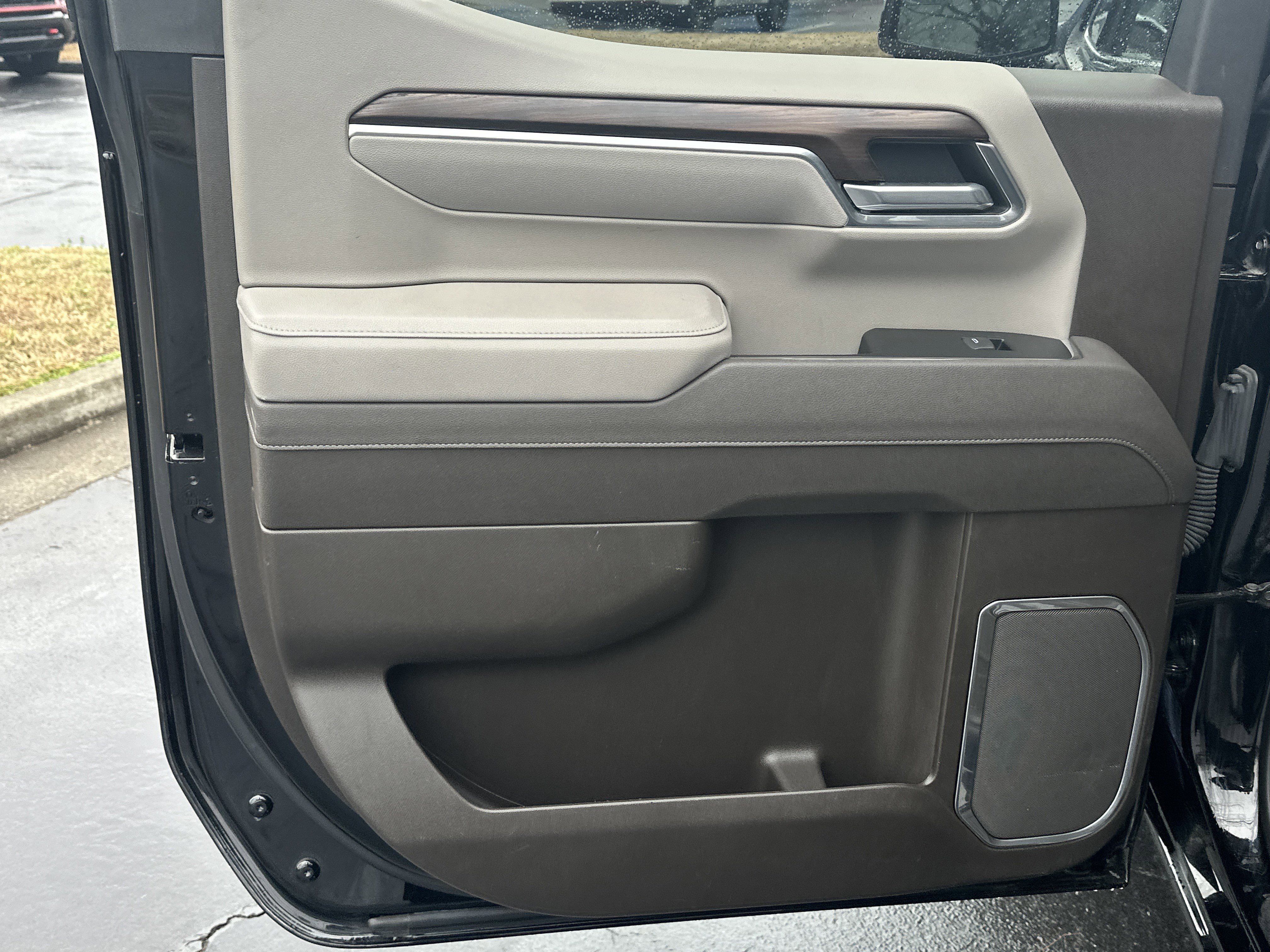 Certified 2025 GMC Sierra 1500 SLT image 23