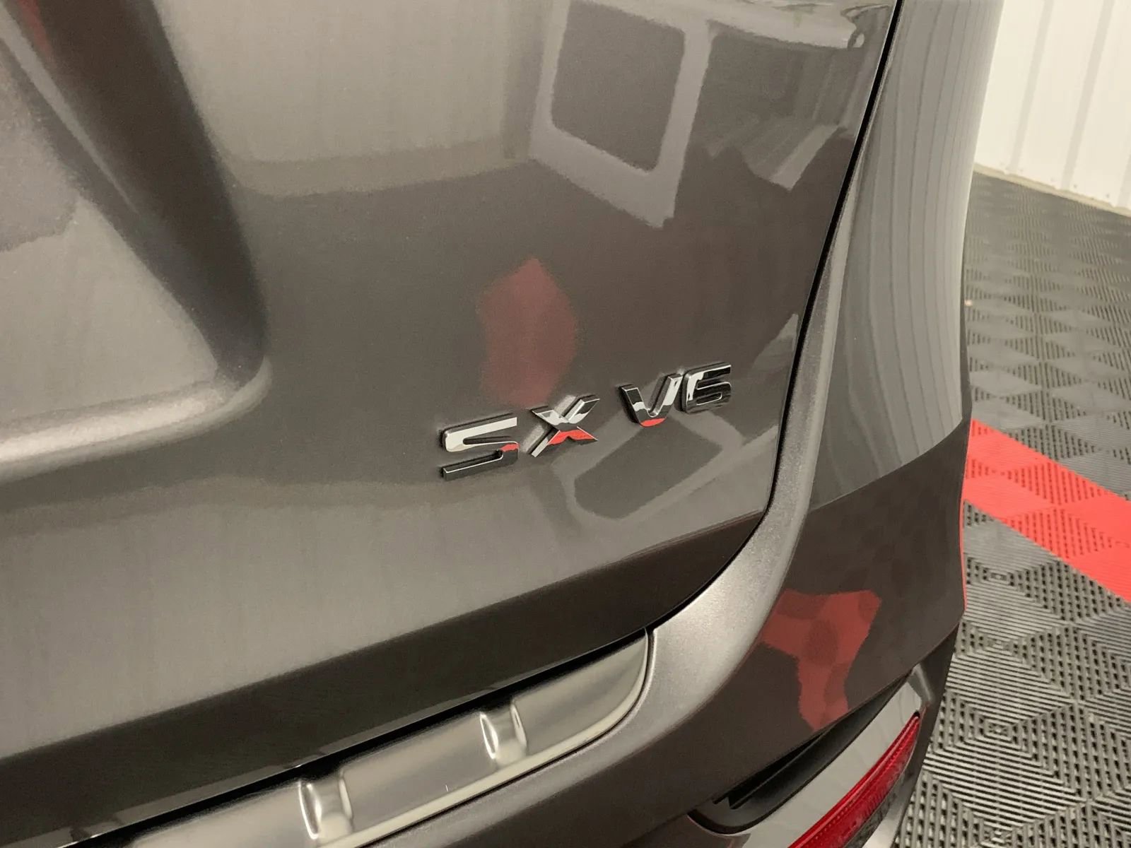 Used 2018 Kia Sorento SX image 17