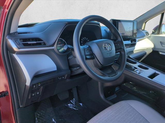 Certified 2026 Toyota Sienna LE AWD/4WD image 10