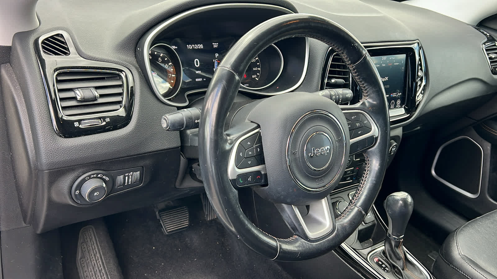 Used 2019 Jeep Compass Limited AWD/4WD image 10