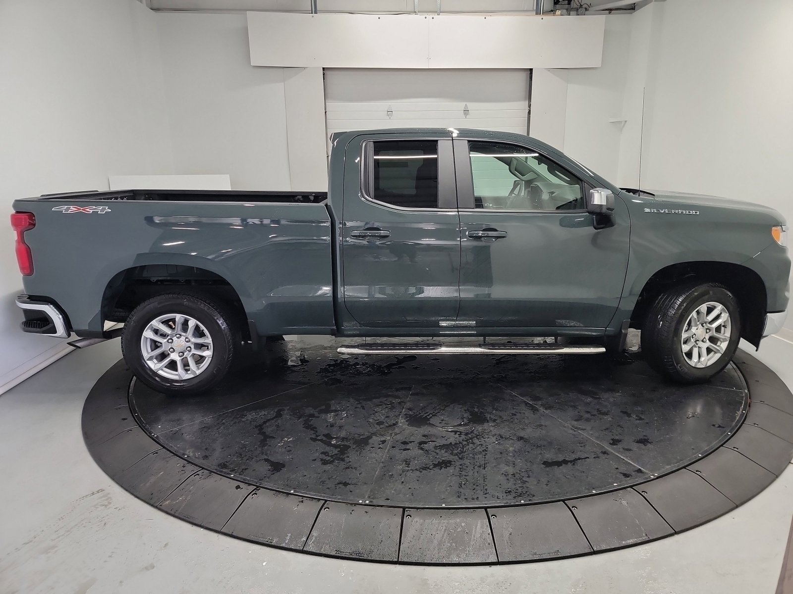 Used 2025 Chevrolet Silverado 1500 LT w/ Convenience Package II image 11