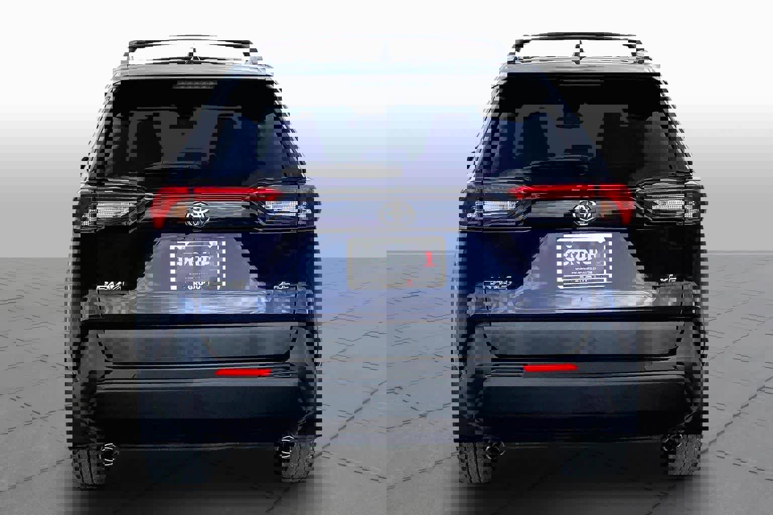 Used 2021 Toyota RAV4 XLE Premium image 5