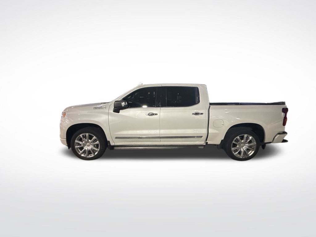 Used 2024 Chevrolet Silverado 1500 High Country AWD/4WD image 3