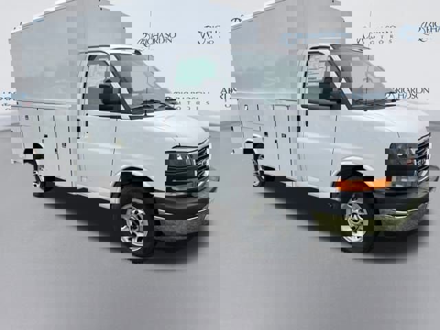 New 2025 GMC Savana 3500 w/ Power Convenience Package image 7