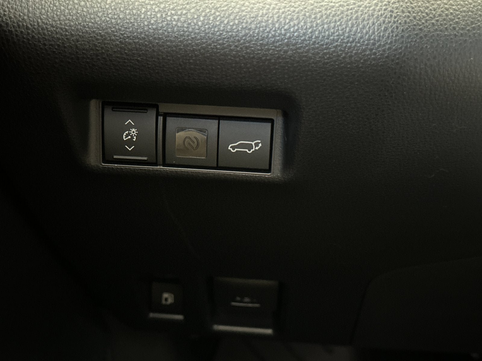New 2026 Toyota RAV4 XSE w/ Weather Package AWD/4WD image 29