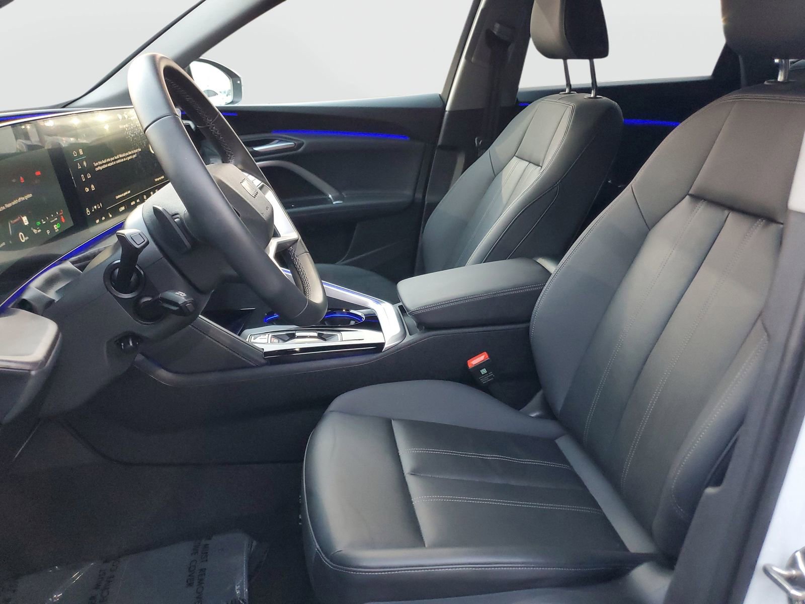 Used 2025 Audi Q5 Premium w/ Convenience Package image 19