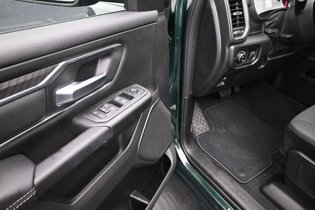 New 2026 RAM 1500 4x4 Crew Cab image 8