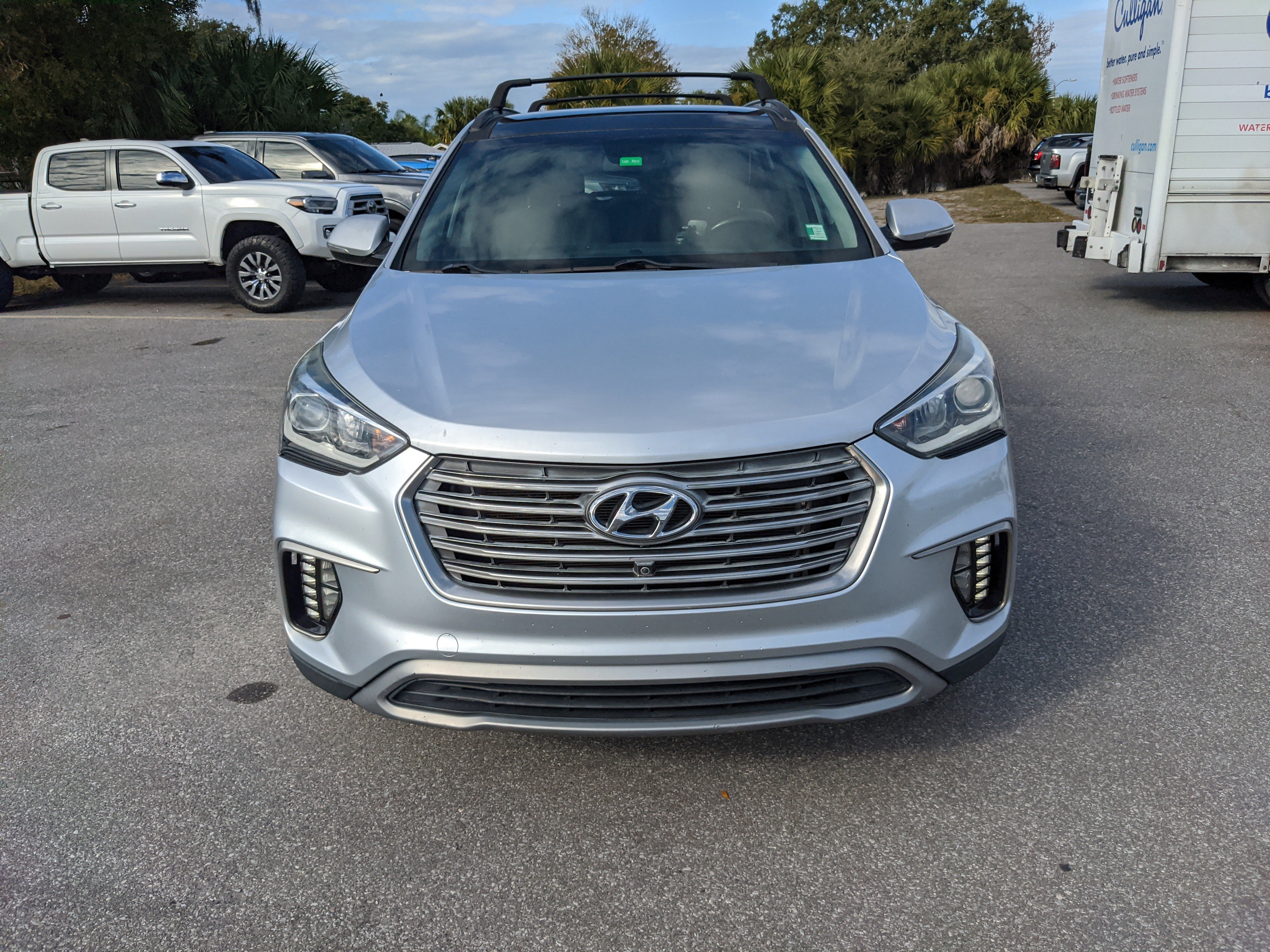 Used 2017 Hyundai Santa Fe Limited image 2