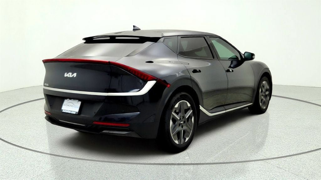 Used 2025 Kia EV6 Light RWD image 5