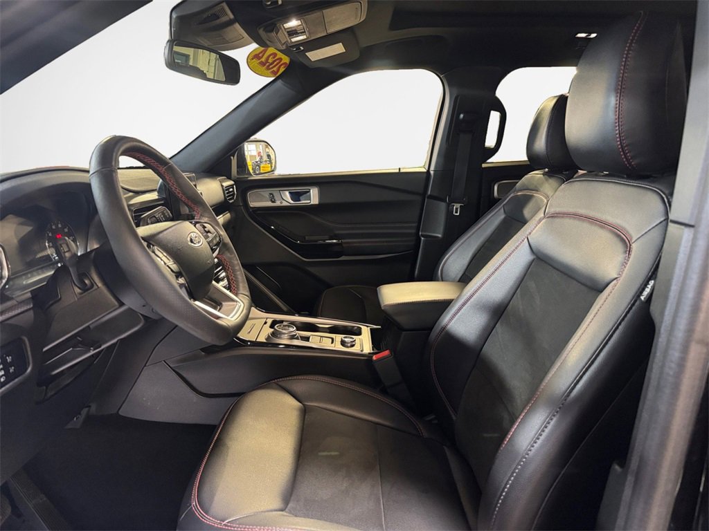 Used 2024 Ford Explorer ST-Line w/ Class IV Trailer Tow Package image 12