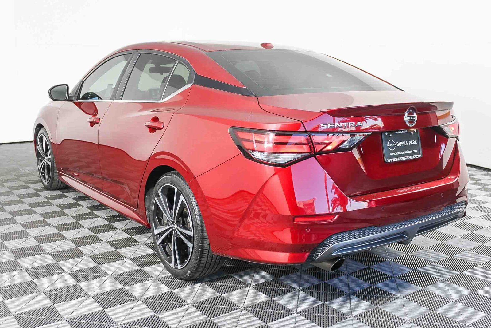 Certified 2022 Nissan Sentra SR w/ SR Premium Package image 6