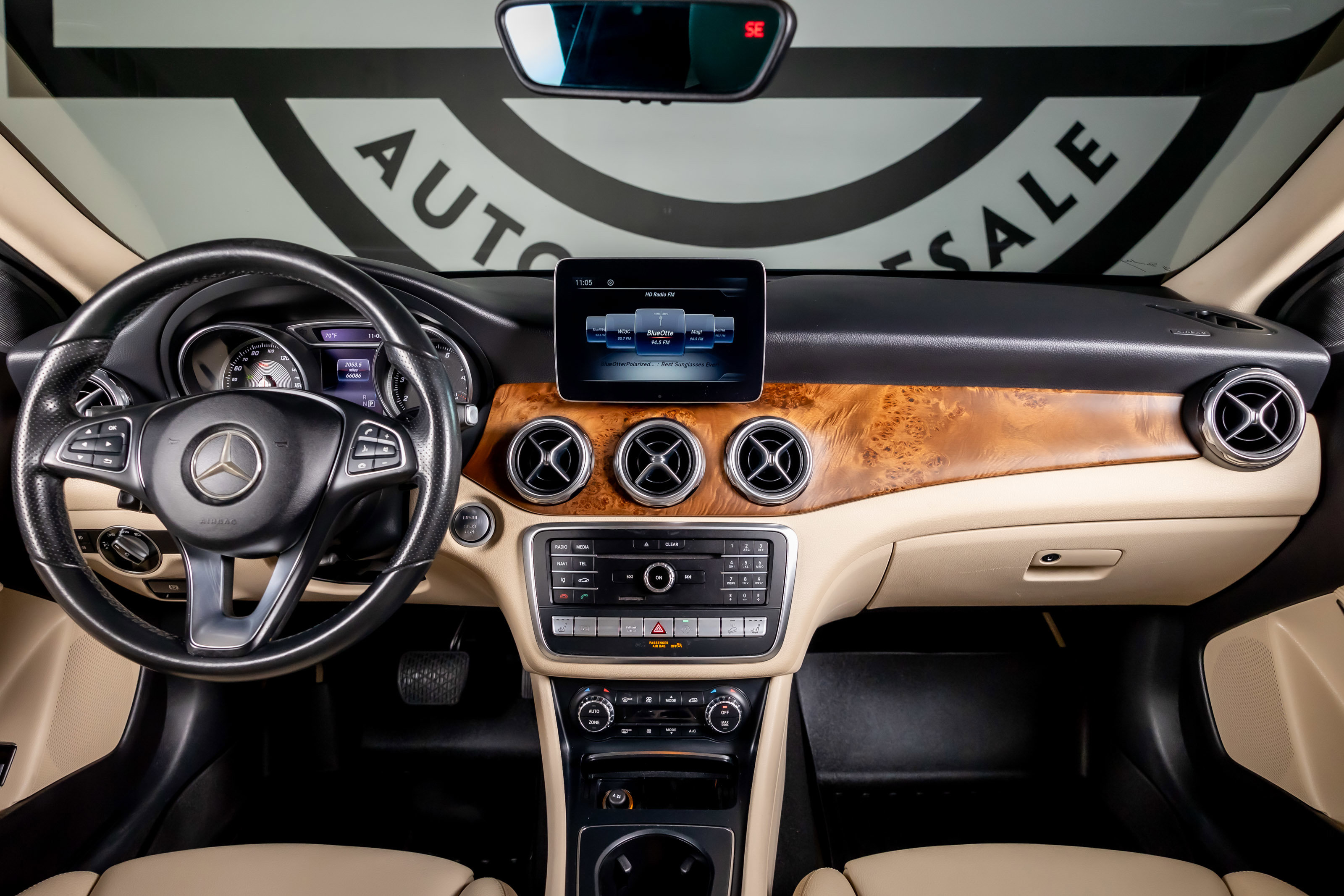 Used 2018 Mercedes-Benz GLA 250 4MATIC image 2