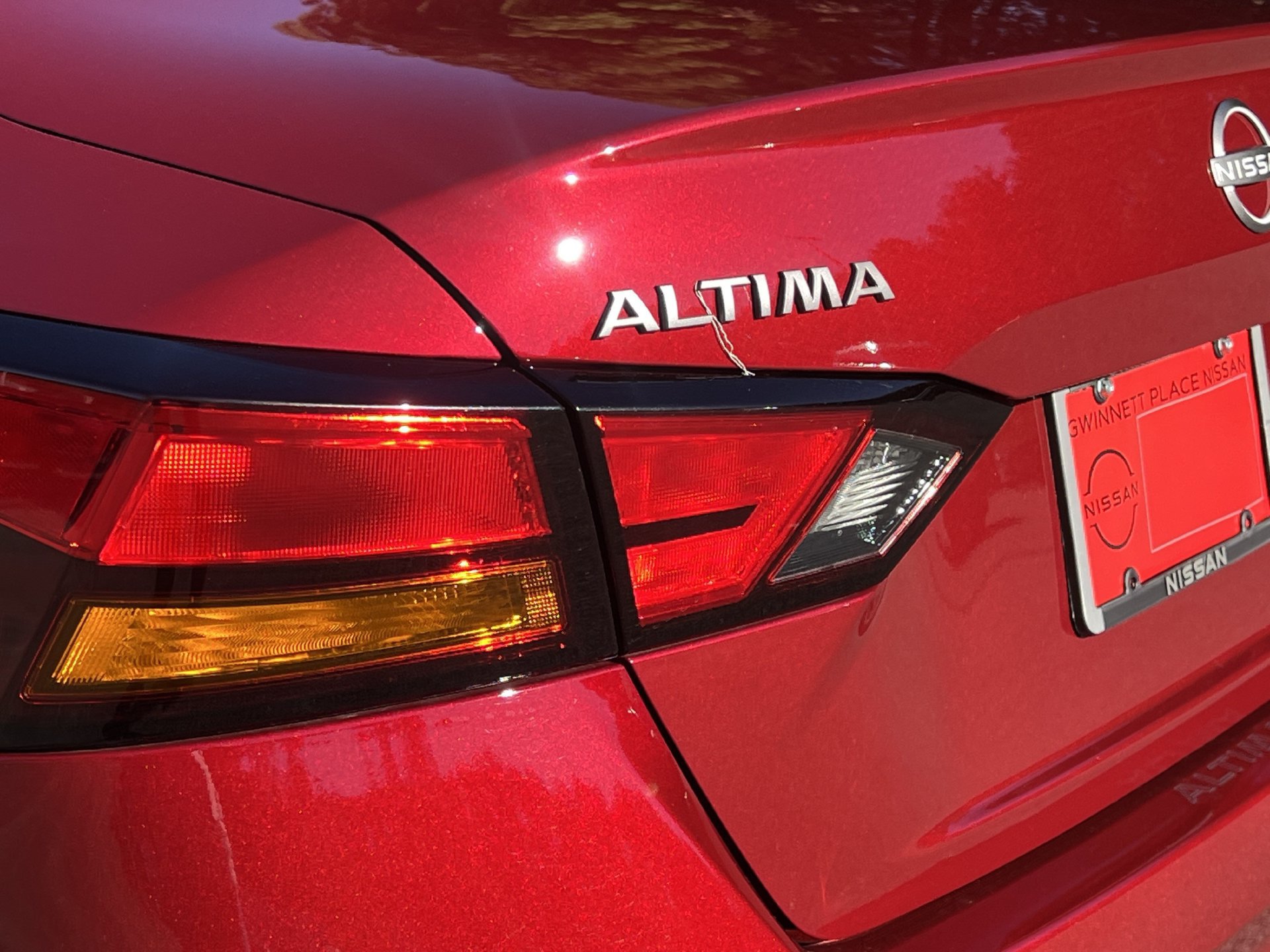 Used 2025 Nissan Altima 2.5 SR FWD image 30