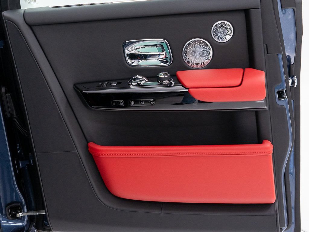 Certified 2026 Rolls-Royce Phantom Sedan w/ Leather Finishing Pack RWD image 22
