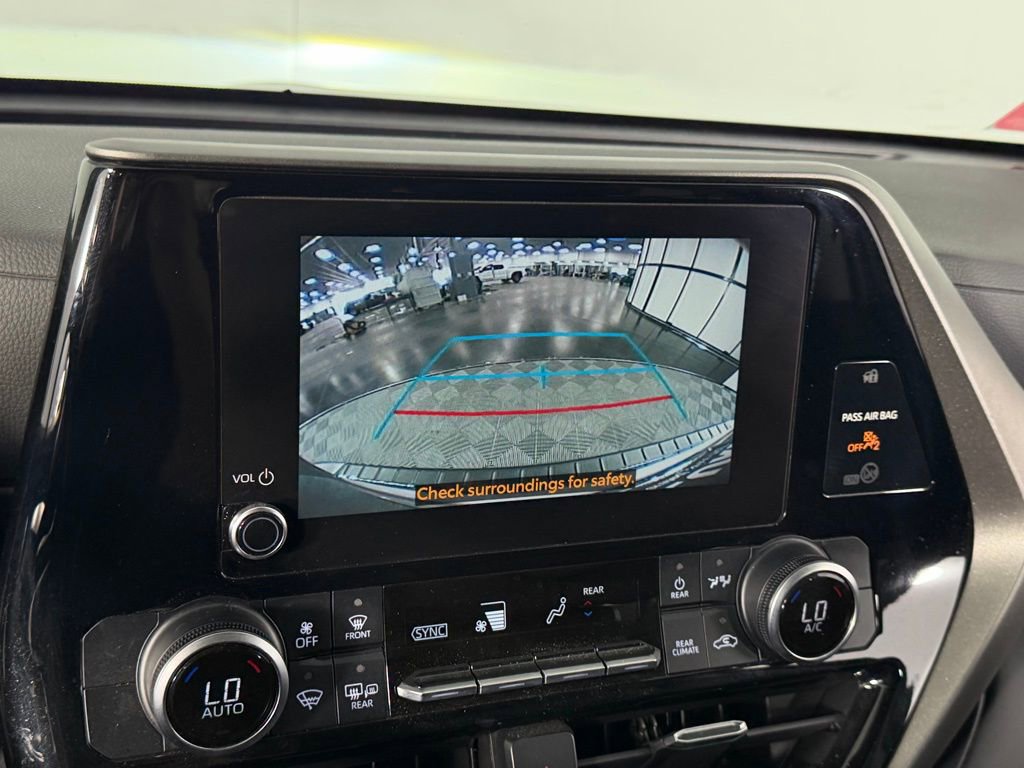 Used 2023 Toyota Highlander LE image 15
