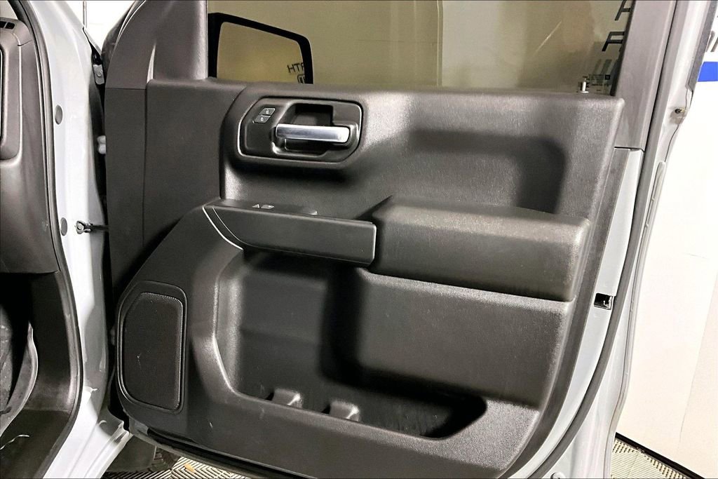Used 2025 Chevrolet Silverado 1500 Custom image 18