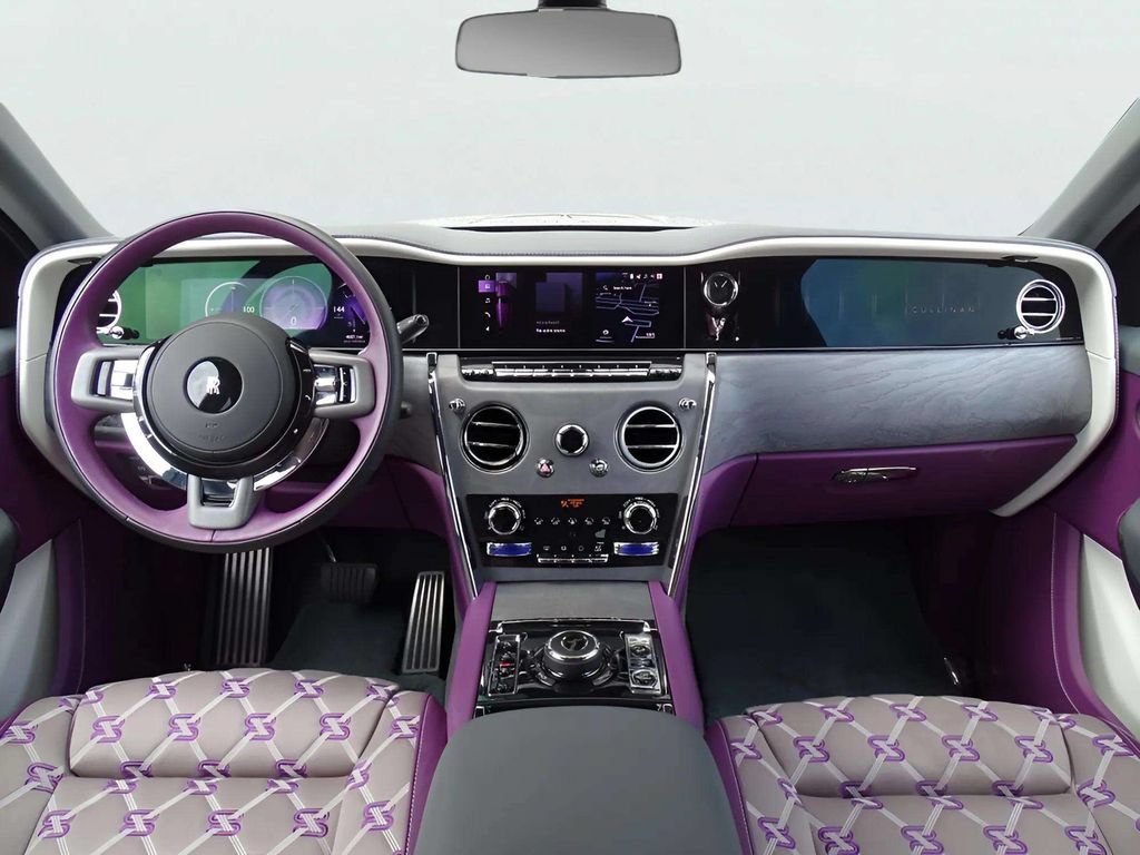 Certified 2025 Rolls-Royce Cullinan AWD/4WD image 4