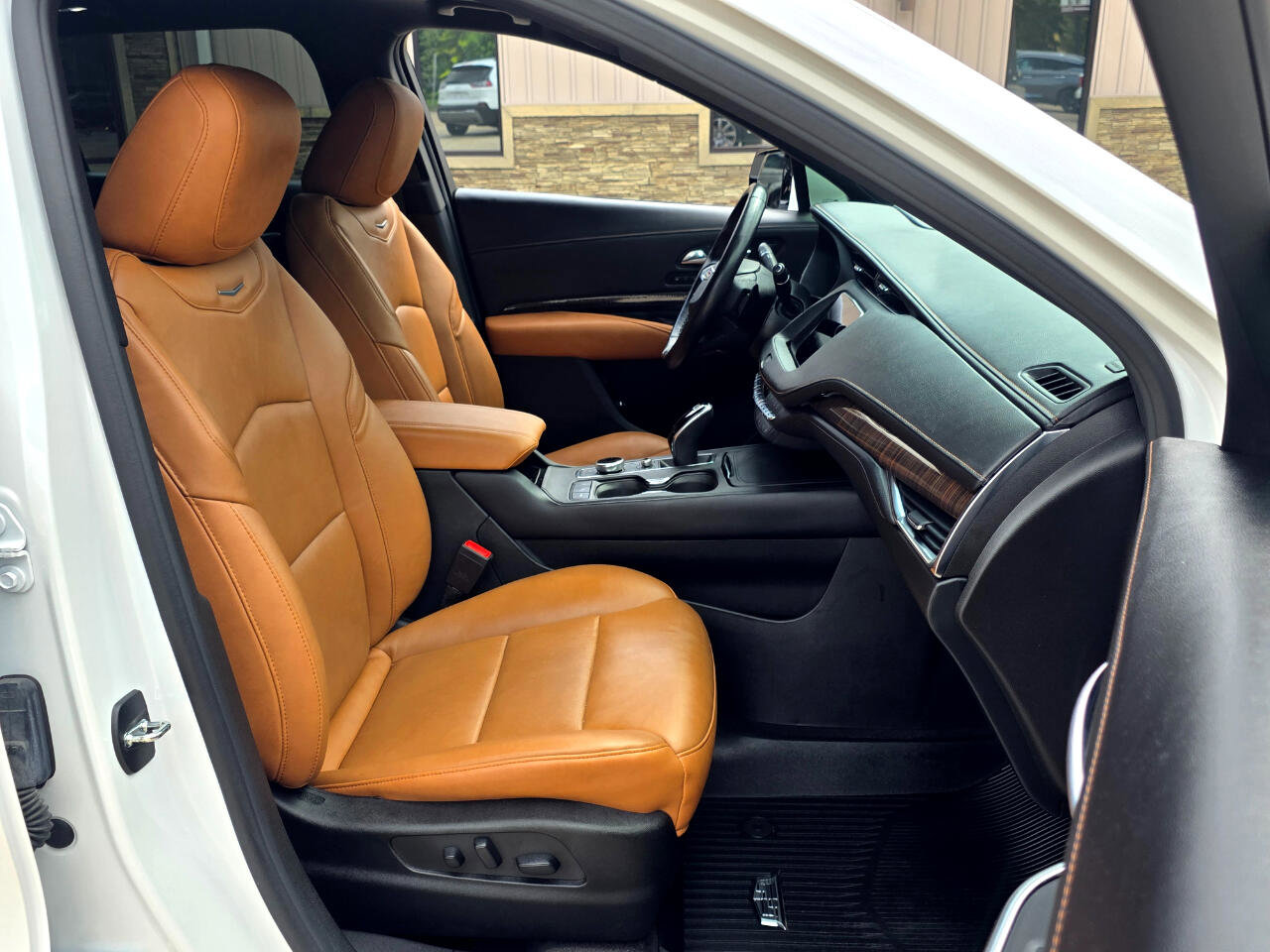 Used 2022 Cadillac XT4 Premium Luxury image 28