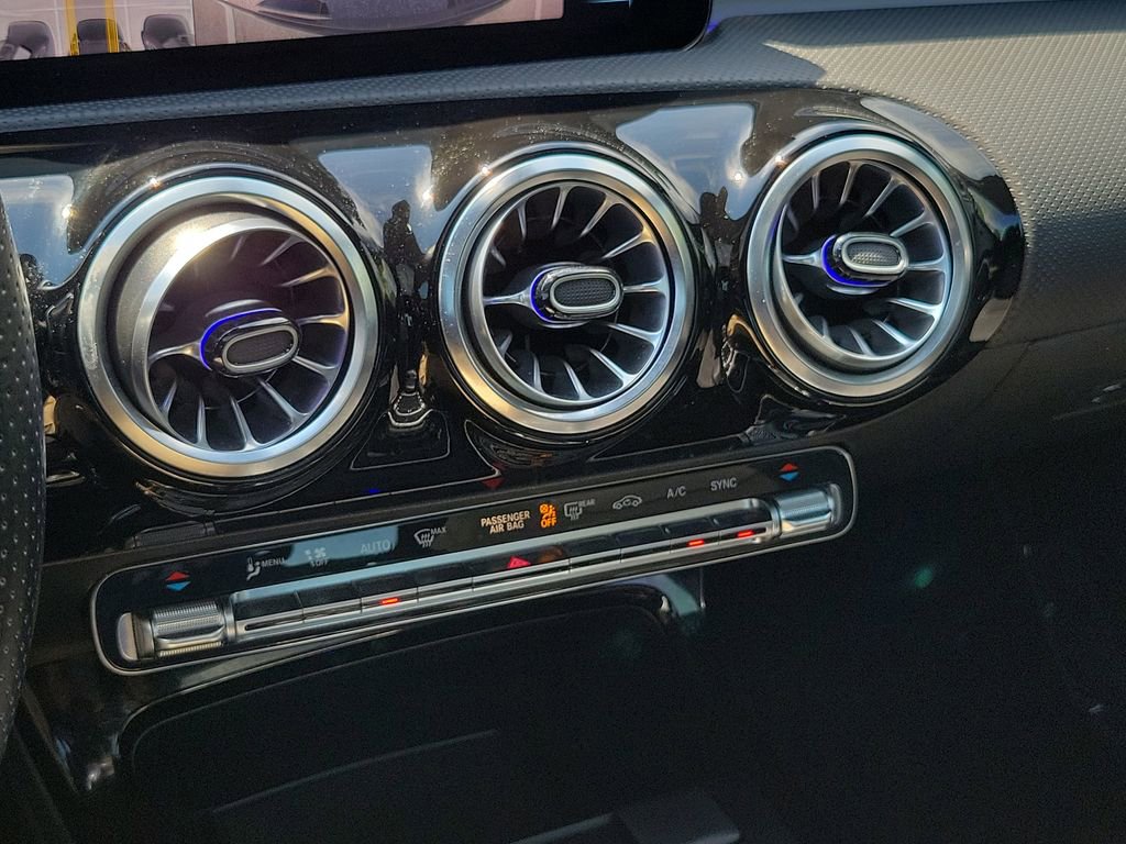 Used 2023 Mercedes-Benz CLA 250 image 13