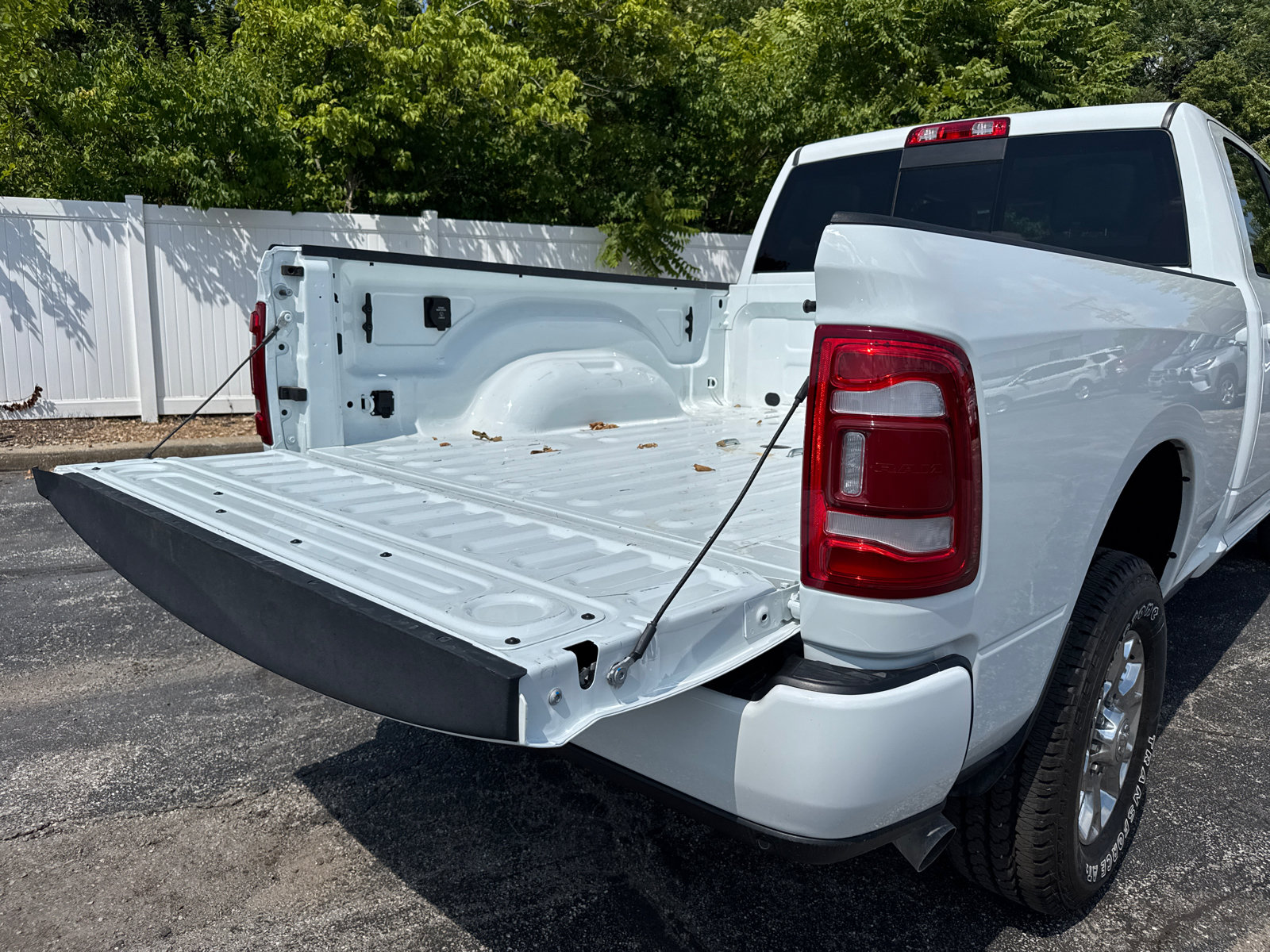 Used 2024 RAM 2500 Laramie w/ Safety Group AWD/4WD image 19
