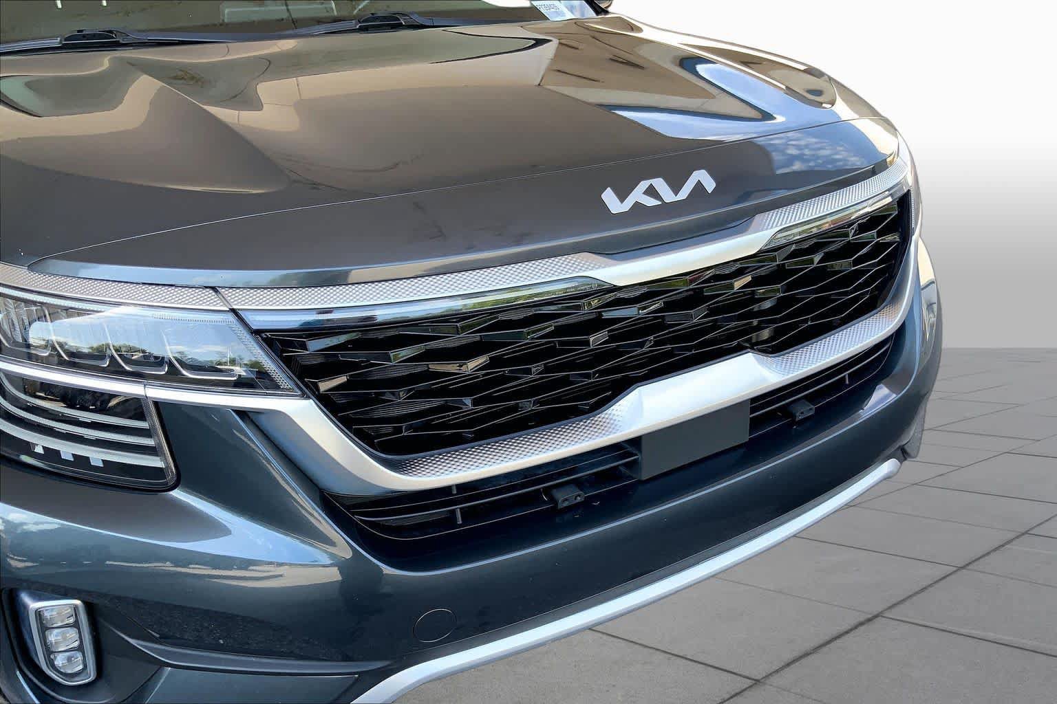 Used 2023 Kia Seltos SX w/ SX Sunroof Package AWD/4WD image 32