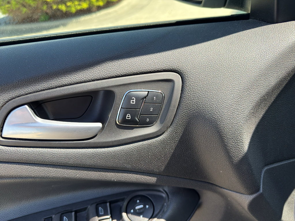 Used 2015 Ford Escape Titanium w/ Equipment Group 301A FWD image 13
