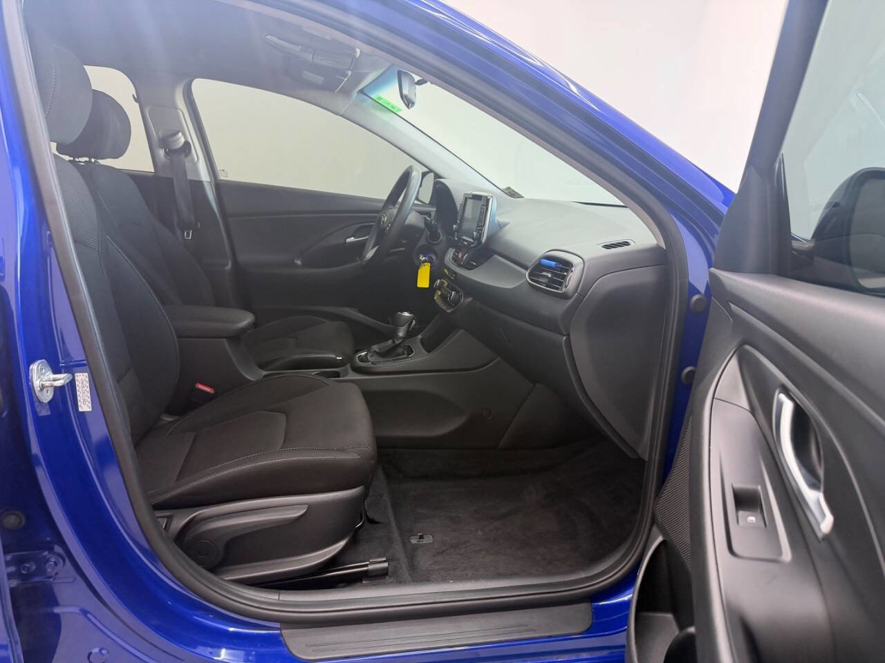 Used 2019 Hyundai Elantra GT FWD image 25