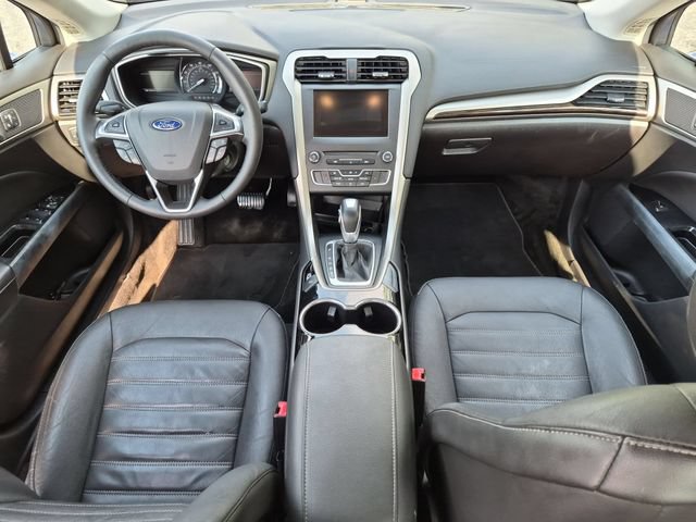 Used 2016 Ford Fusion SE w/ Equipment Group 202A FWD image 13