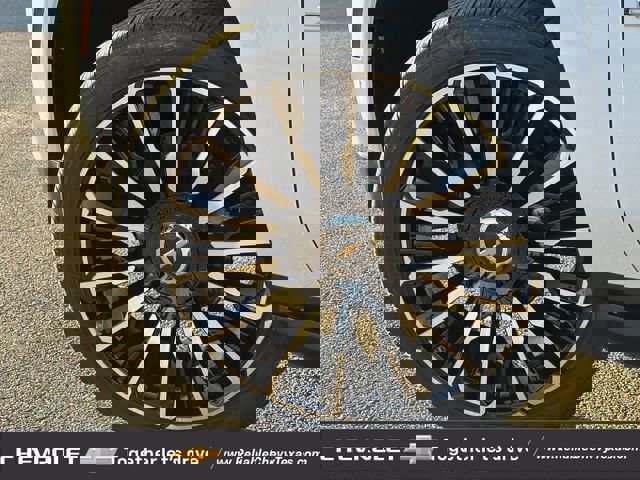 New 2026 Chevrolet Suburban High Country image 9