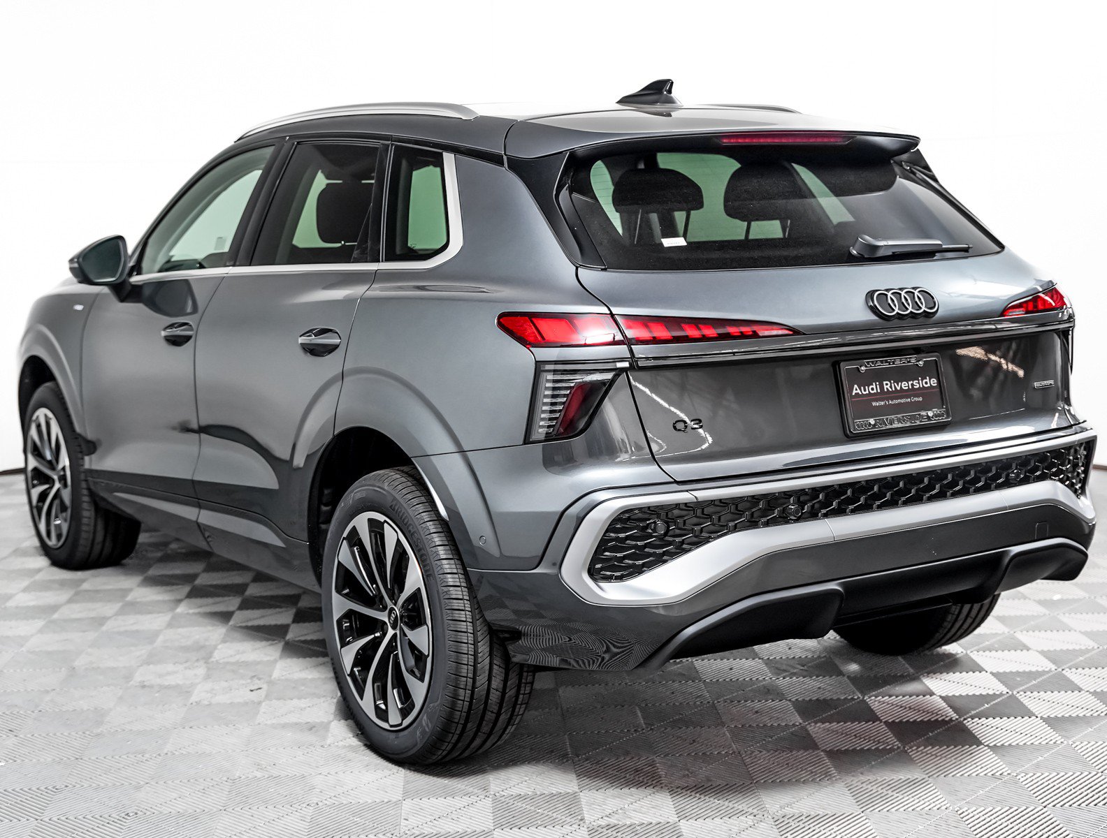 New 2026 Audi Q3 quattro 2.0T AWD/4WD image 2