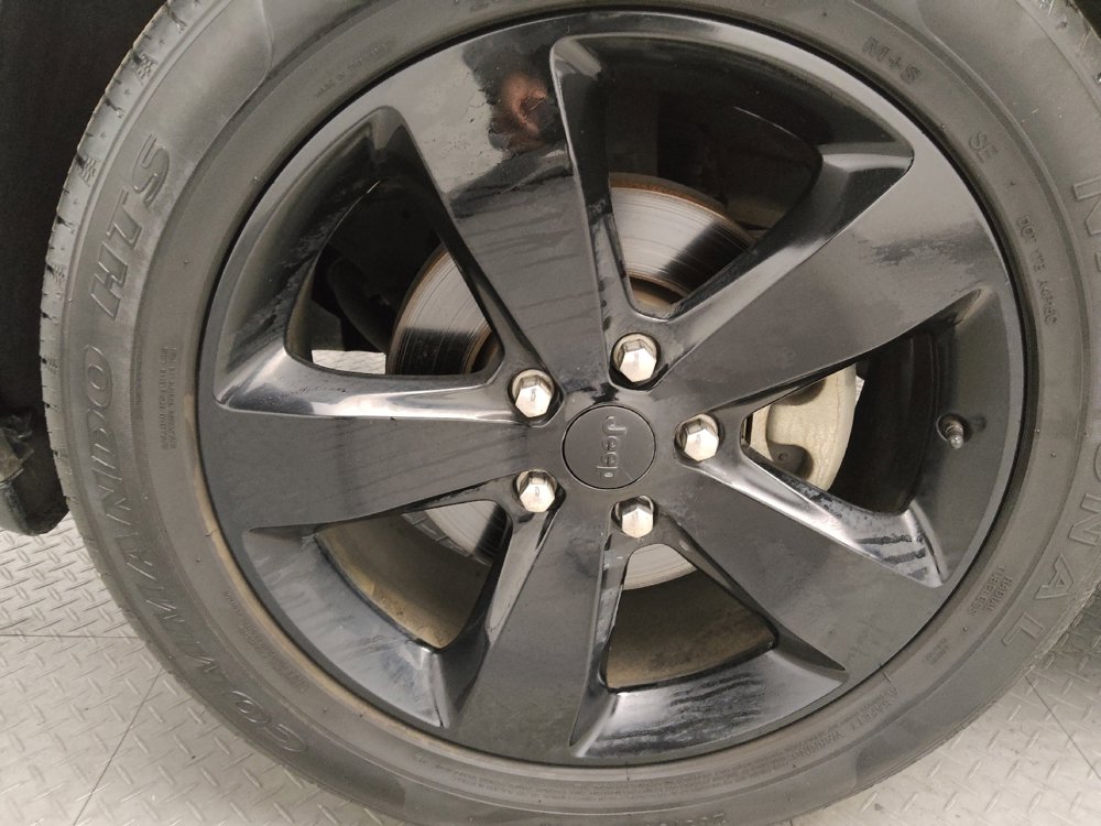 Used 2015 Jeep Grand Cherokee Altitude image 31