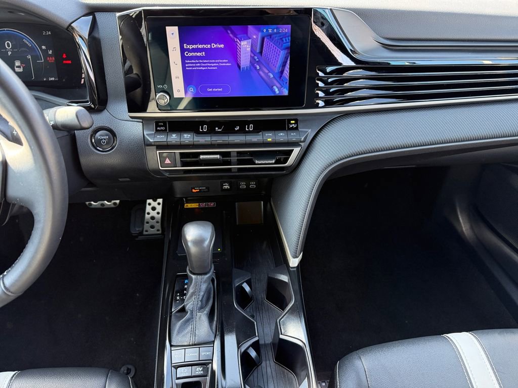 Certified 2025 Toyota Camry SE image 11