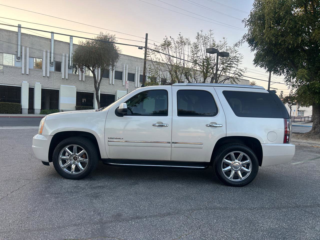 Used 2012 GMC Yukon Denali image 24