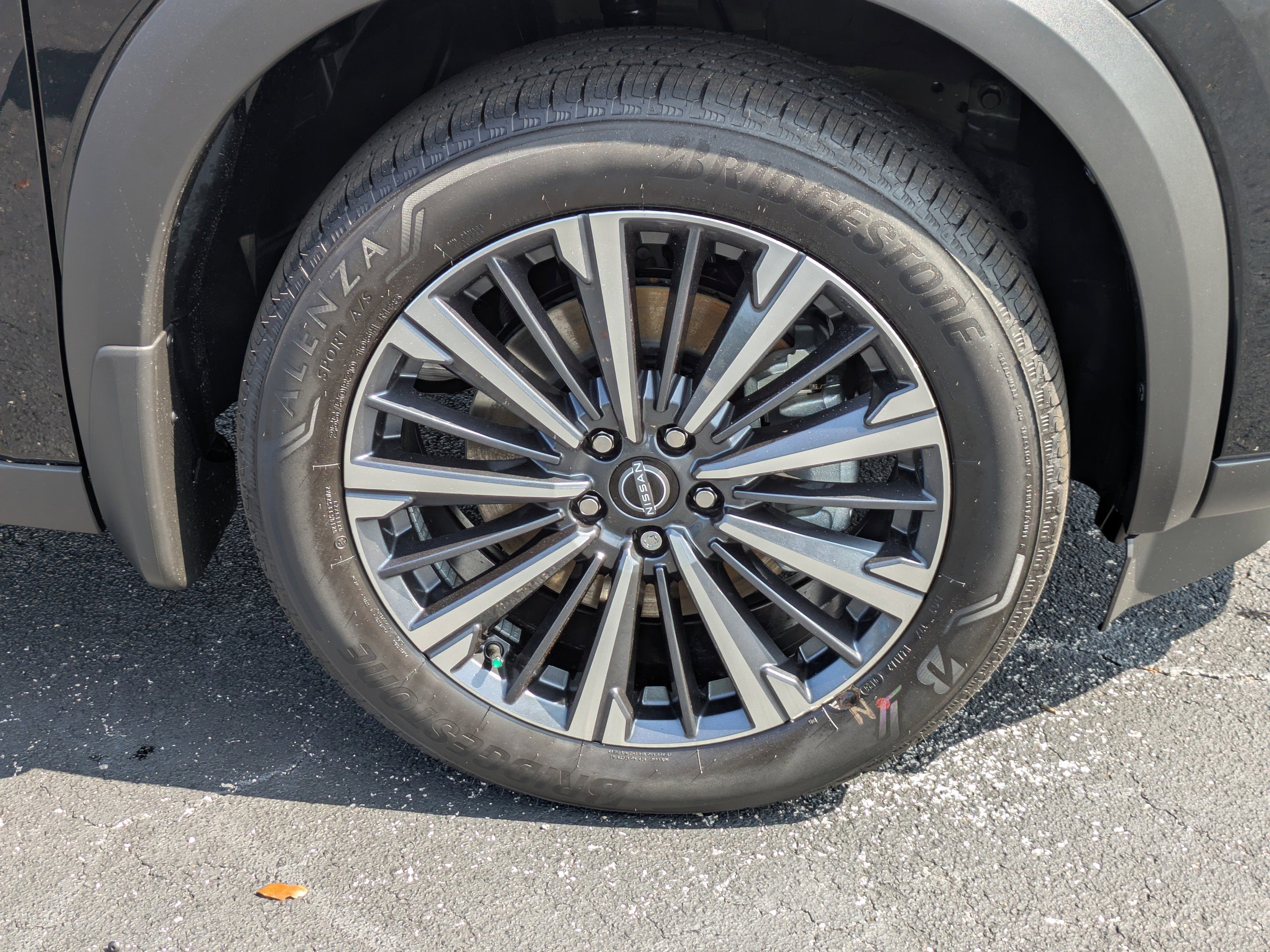 New 2026 Nissan Pathfinder Platinum FWD image 11