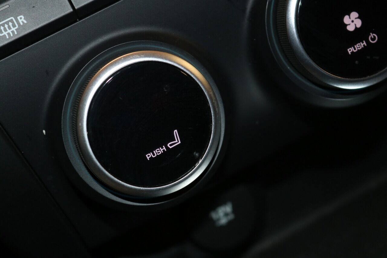 Used 2020 Jaguar E-PACE SE AWD/4WD image 48