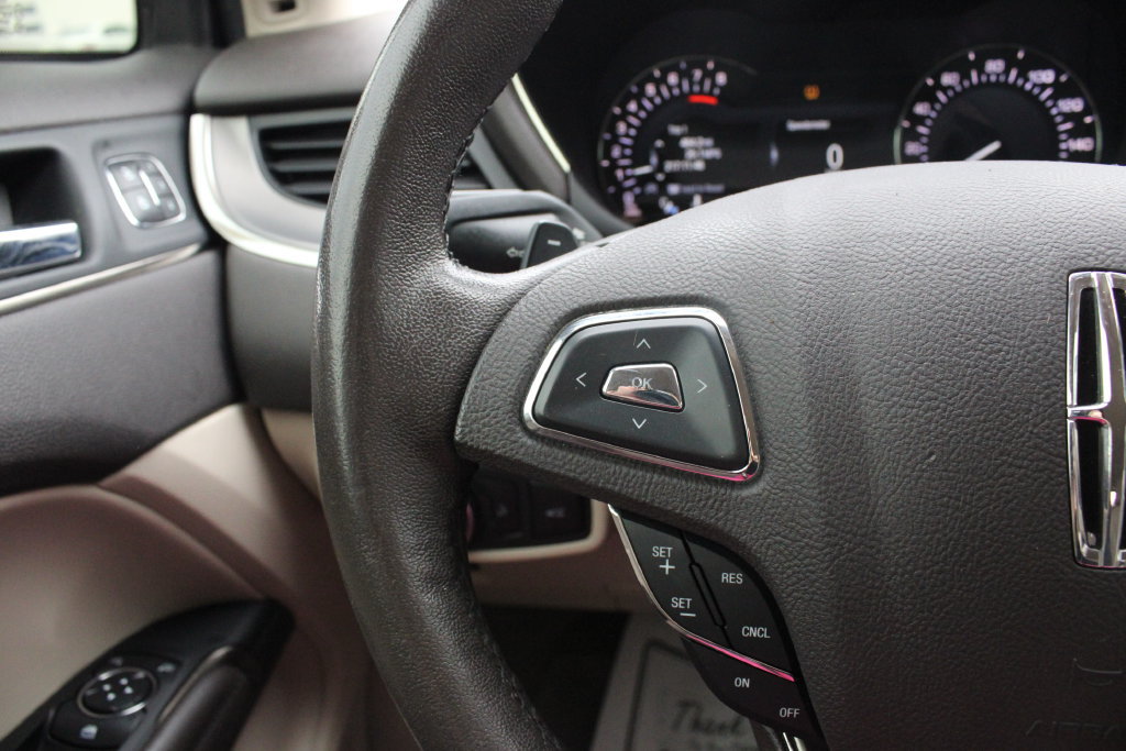 Used 2019 Lincoln MKC Premiere FWD image 13