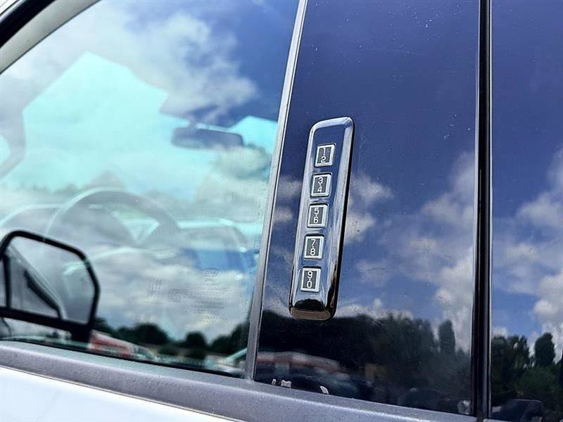 Used 2020 Ford F250 Lariat w/ Lariat Ultimate Package AWD/4WD image 18