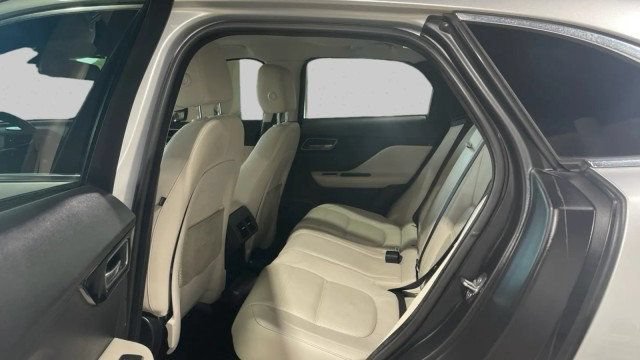 Used 2017 Jaguar F-PACE Prestige AWD/4WD image 17