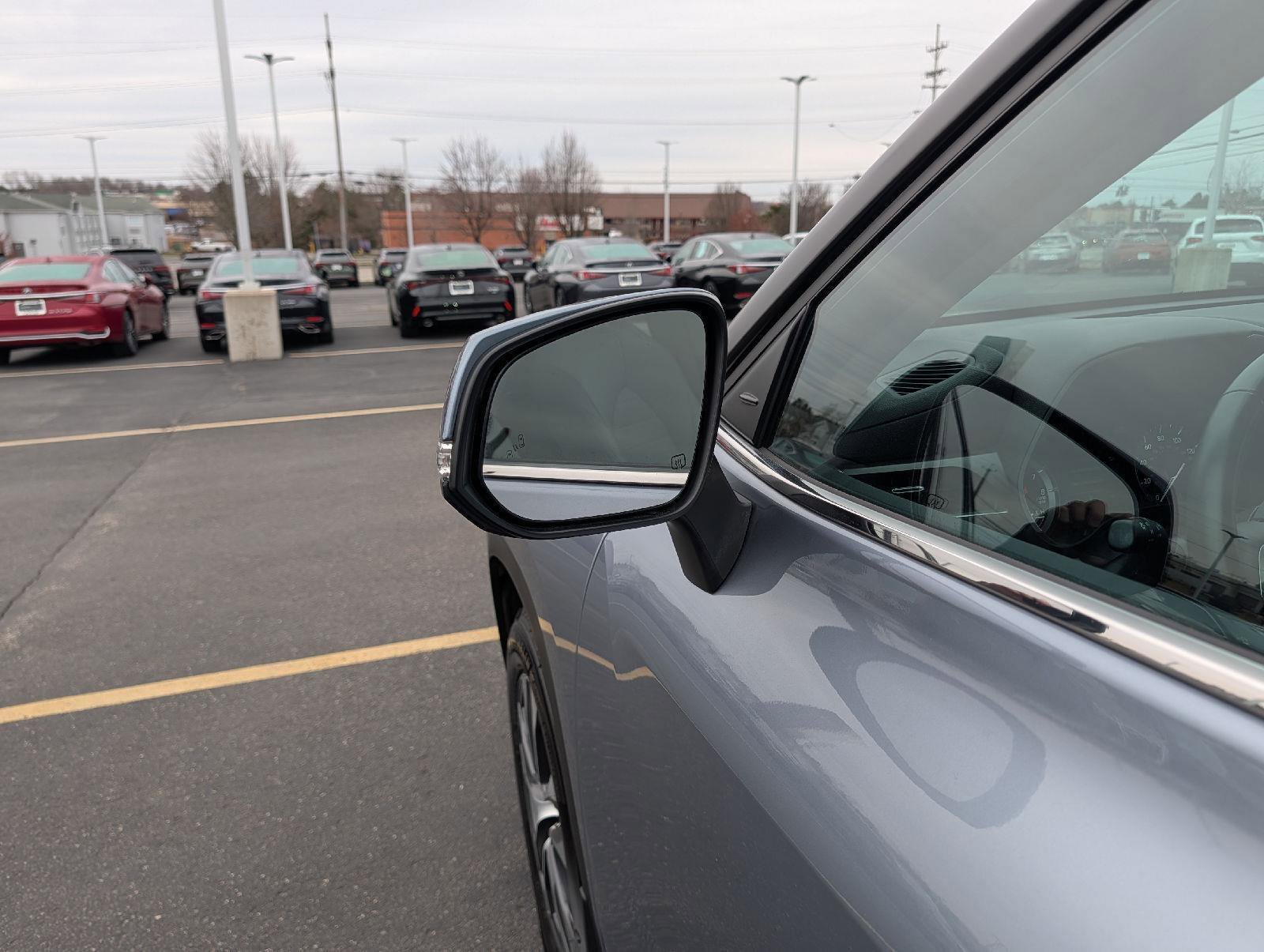 Used 2021 Toyota Highlander XLE image 6