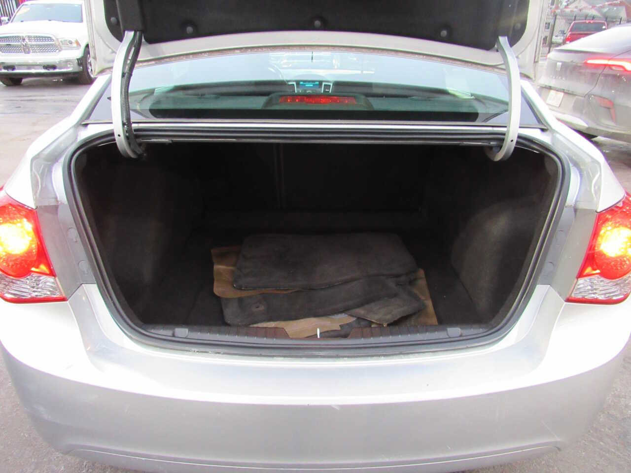 Used 2014 Chevrolet Cruze LT image 8