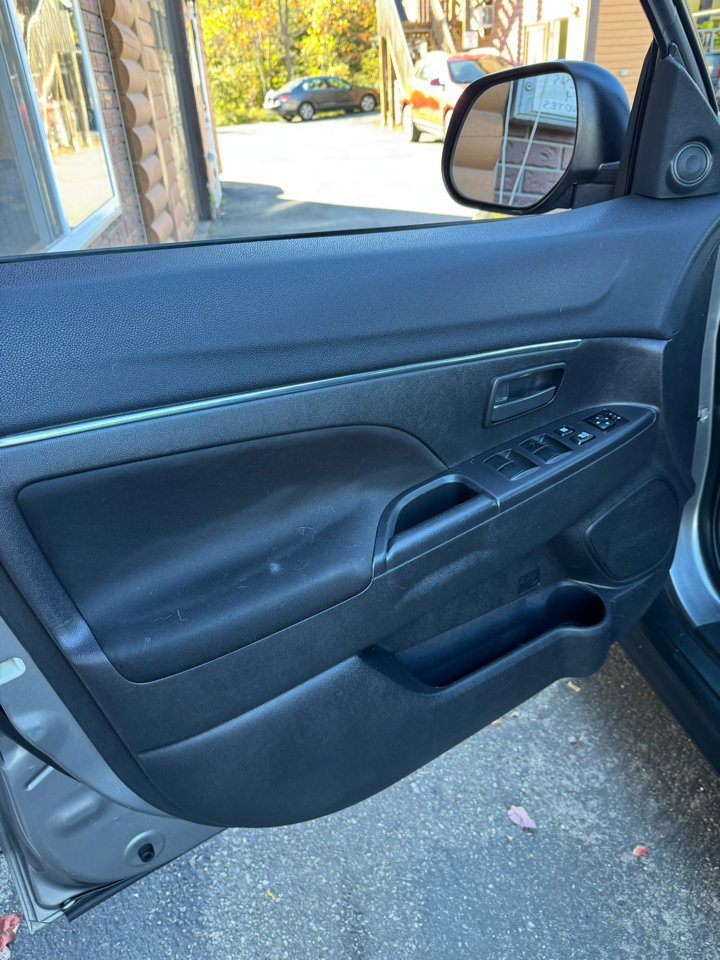 Used 2015 Mitsubishi Outlander Sport ES image 6