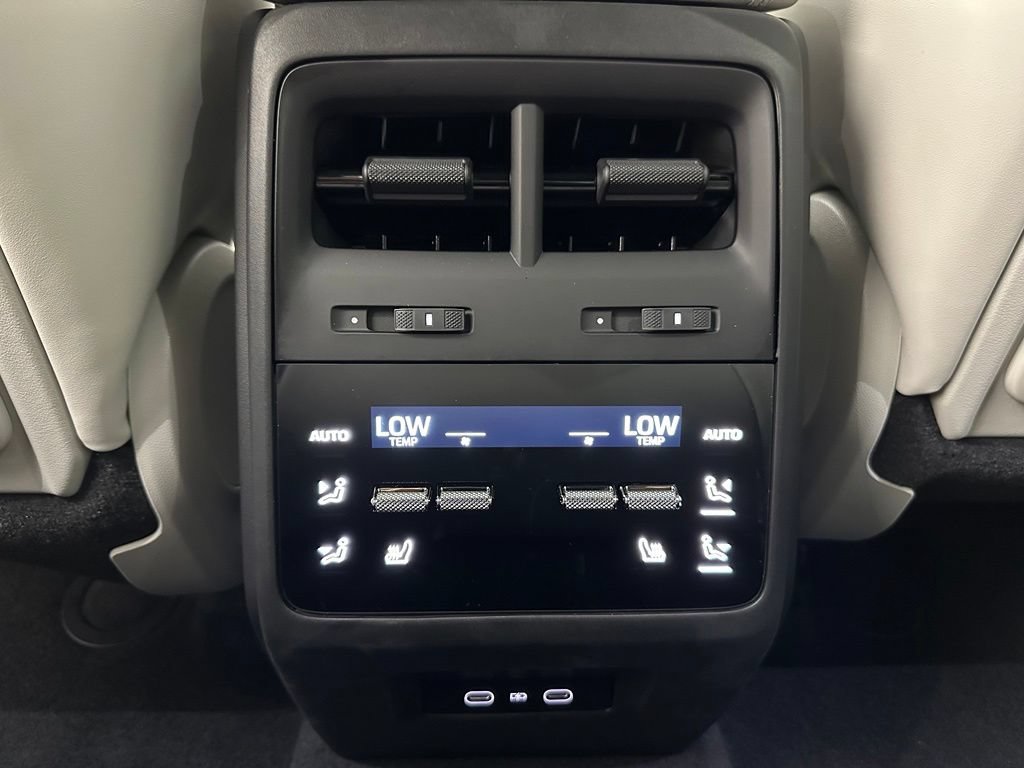 Certified 2026 Porsche Macan 4 Electric w/ Premium Package AWD/4WD image 41
