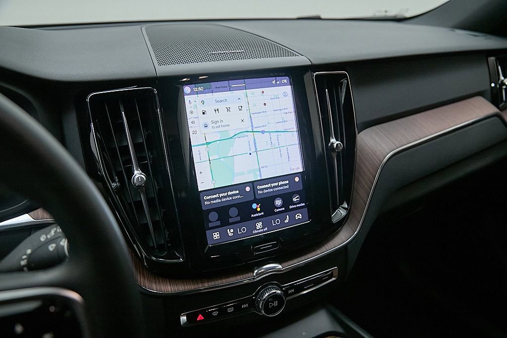 Used 2023 Volvo XC60 B5 Plus w/ Climate Package image 15