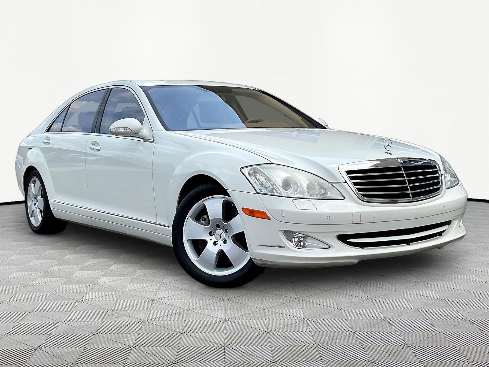 Used 2007 Mercedes-Benz S 550 4MATIC image 3