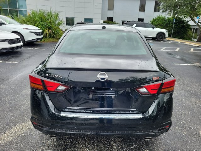 Used 2023 Nissan Altima 2.5 SR w/ SR Premium Package FWD image 8