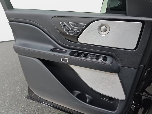 New 2026 Lincoln Aviator Reserve AWD/4WD image 24