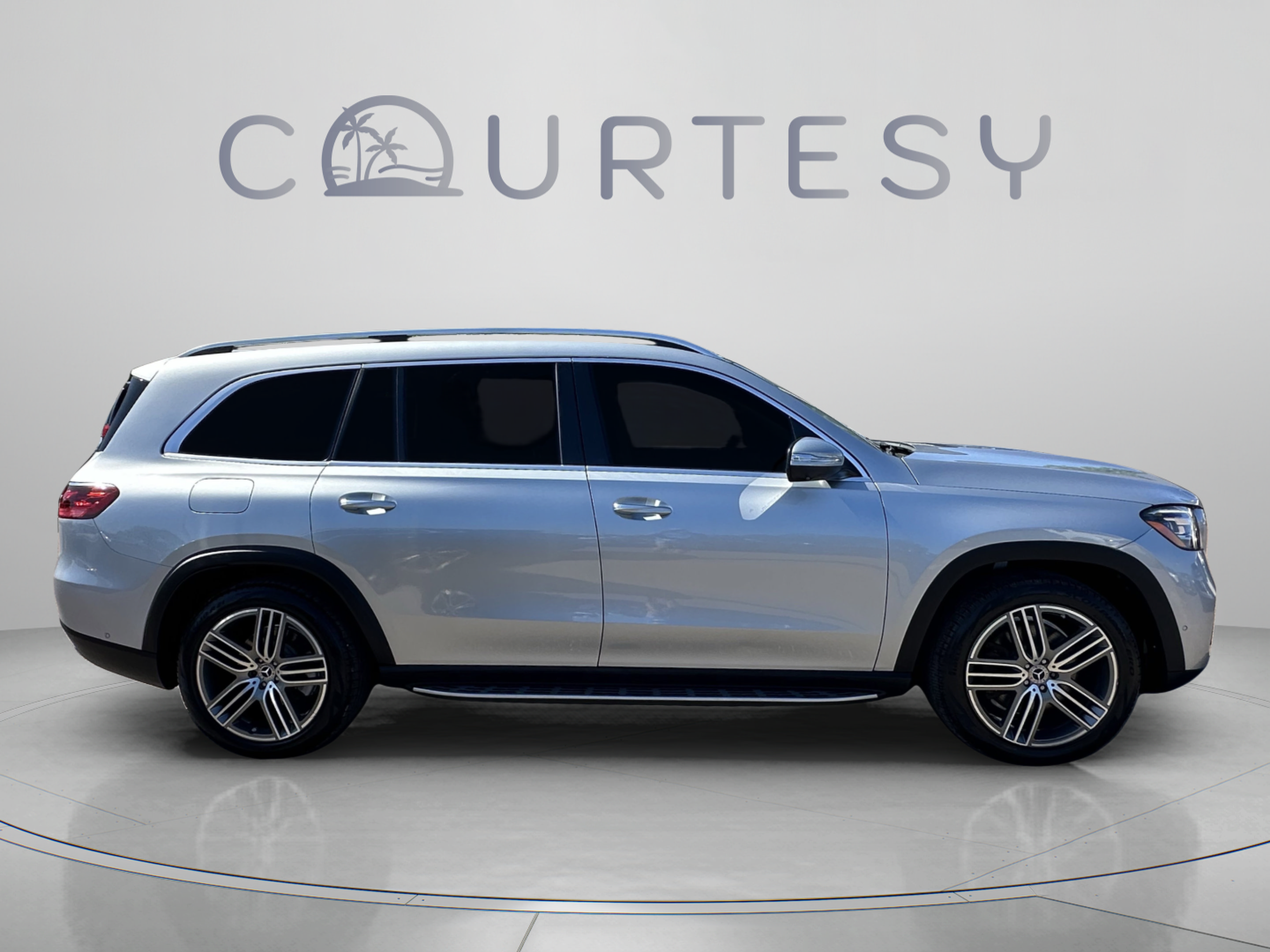 Used 2024 Mercedes-Benz GLS 450 4MATIC image 8